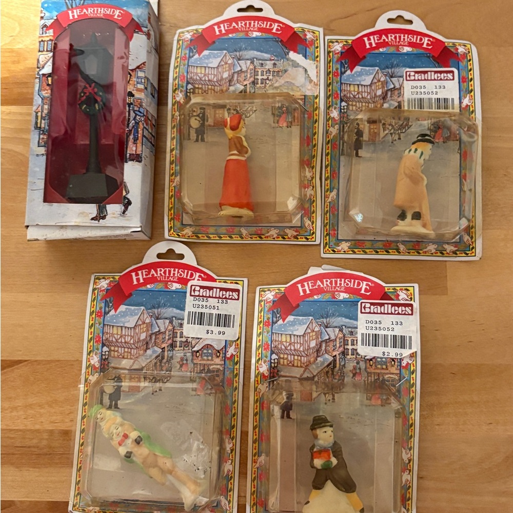 Lot of 5 Vintage NOMA Hearthside Village Set Figurines Christmas Decorations